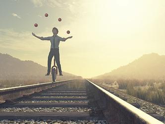 Juggling talent_Crop